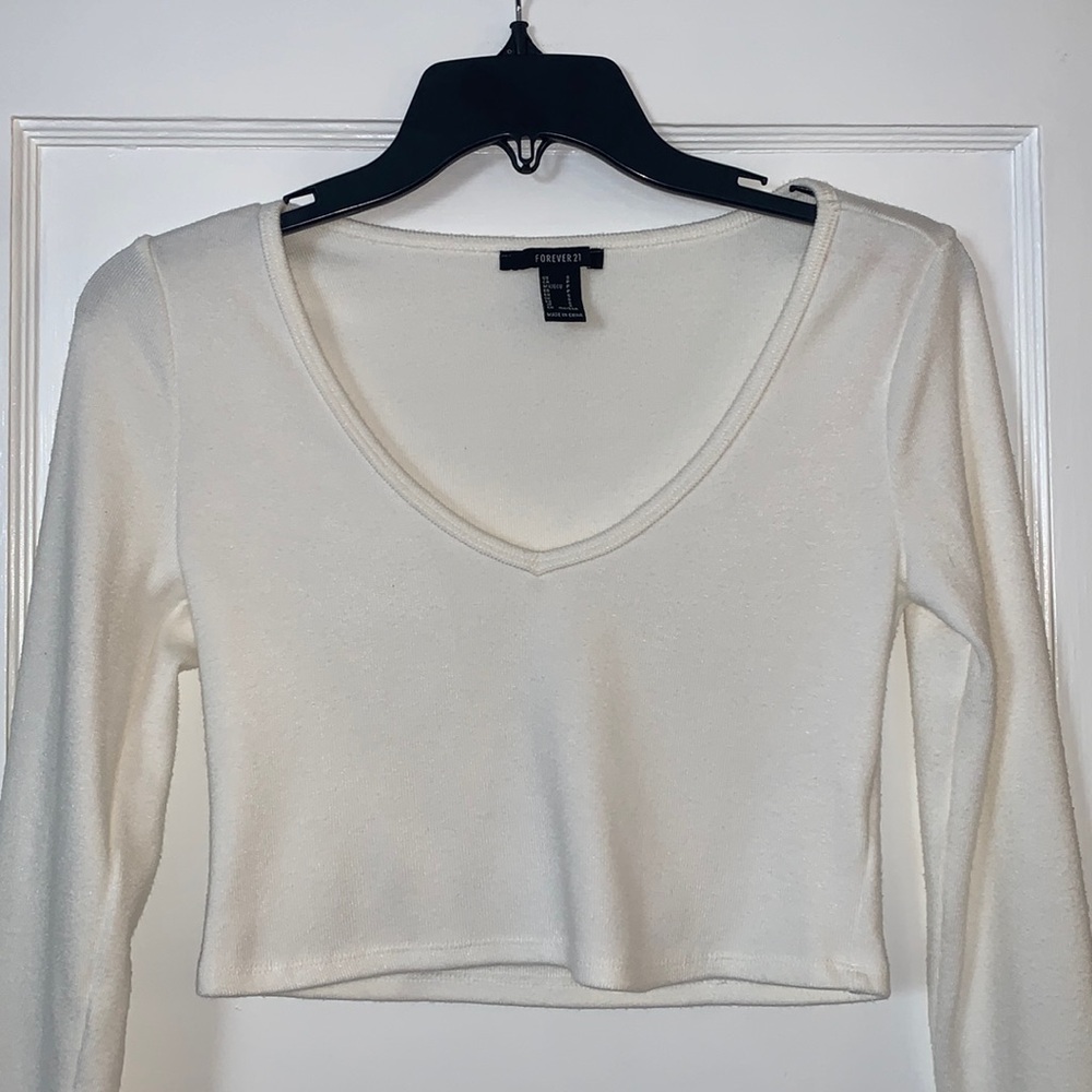Forever 21 Winter White Cropped Sweater Small